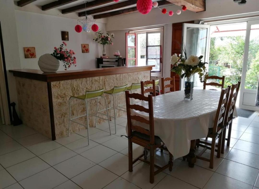 Charmant Logement Entier A La Campagne Sencenac-Puy-de-Fourches Luaran gambar