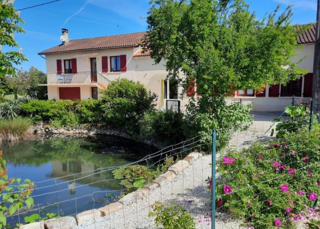 Charmant Logement Entier A La Campagne Sencenac-Puy-de-Fourches Luaran gambar